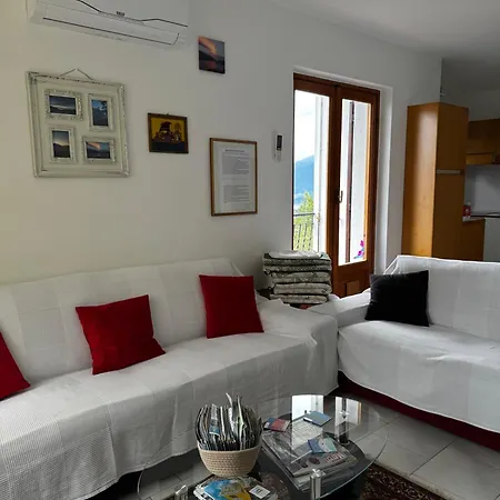 Landscapesilvia Acqua 公寓 *